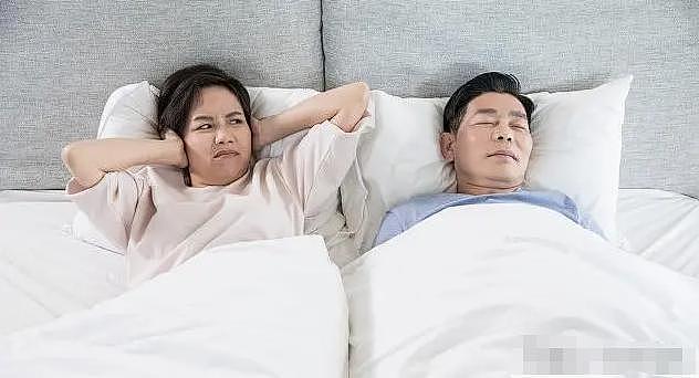 60岁后，夫妻还有必要睡在一起吗？分床睡好不好？ - 5
