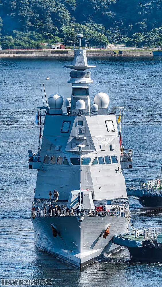 意大利护卫舰抵达横须贺 日本媒体进入舰桥 双人驾驶台充满科幻感 - 3