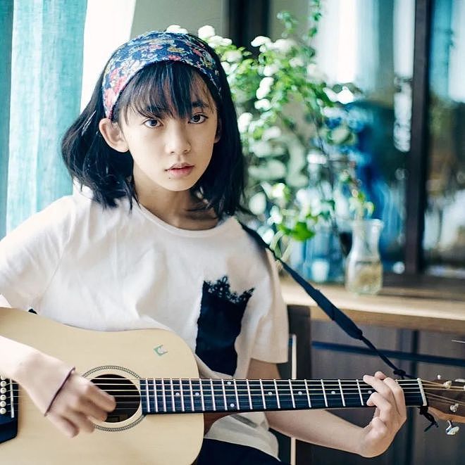 日本14岁女生被选为苏打MV女主角！网友：有点像小松菜奈… - 16