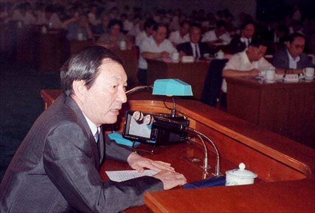 日本记者尖锐提问：中国要日本道歉到什么时候？朱镕基如何回答？ - 3
