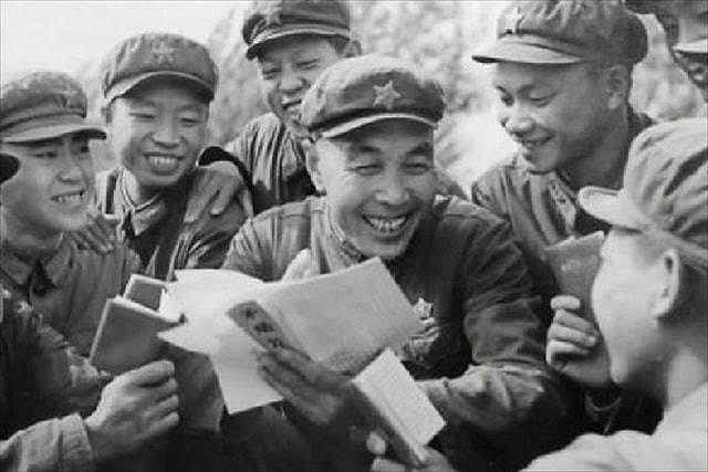 1930年他当上师长，建国后还是师长，授衔时罗荣桓亲自找他商量 - 5