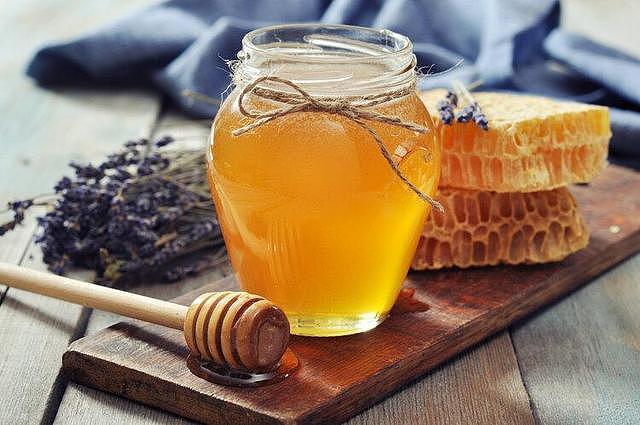 营养师坦言：长期喝蜂蜜的人，会有5个意外好收获，不妨试下 - 2