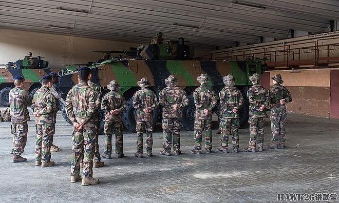 法国第35步兵团训练预备役士兵 操作VBCI步兵战车 安全放在首位 - 7