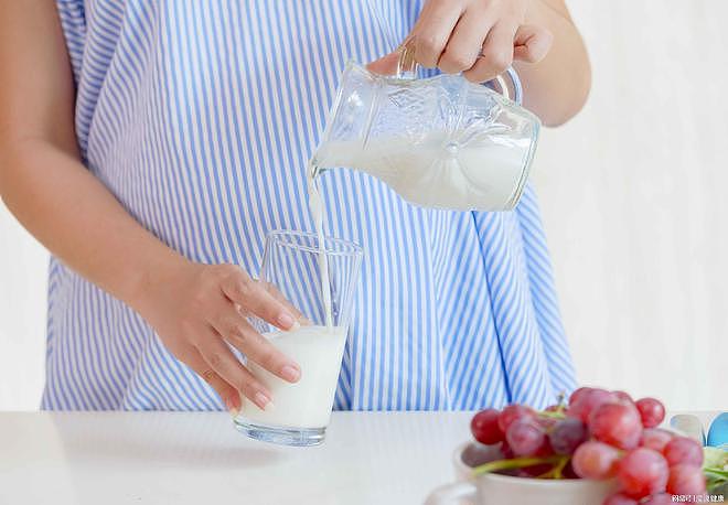 高钙奶更有营养？牛奶不能空腹喝？这6个误区，可别把你给坑了 - 2
