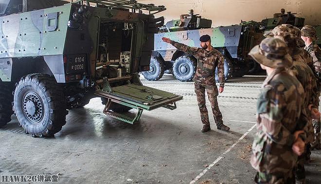 法国第35步兵团训练预备役士兵 操作VBCI步兵战车 安全放在首位 - 8