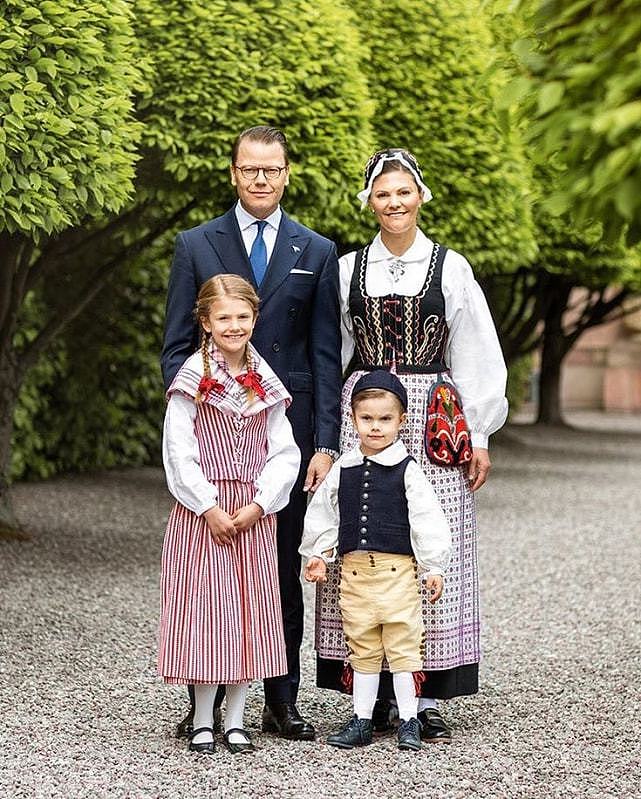 瑞典9岁王储公主颜值爆表披头散发仍美如瓷娃娃，未来女王范十足 - 3