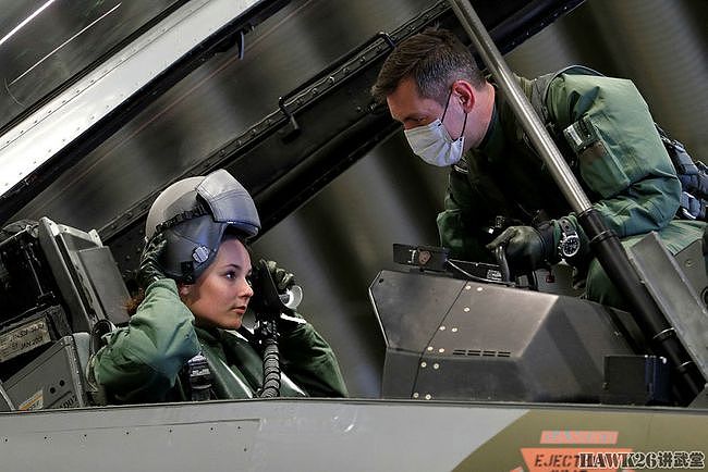什么是“皇家后座”？挪威公主成年前坐进F-16战机 完成资格认证 - 3
