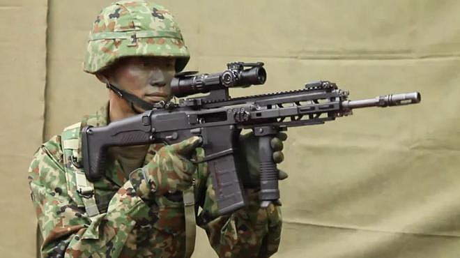 号称亚洲最准的89式突击步枪，造价是M16的8倍，但性能却不如前者 - 24