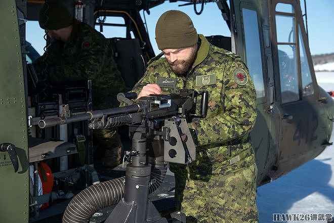 加拿大陆军航空兵赴美国演习 准备武器弹药 进行实弹射击训练 - 7