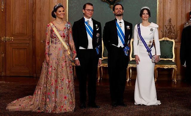 西班牙王后闪耀亮相瑞典王室国宴穿HM蓬蓬裙，配奢华皇冠太耀眼 - 9