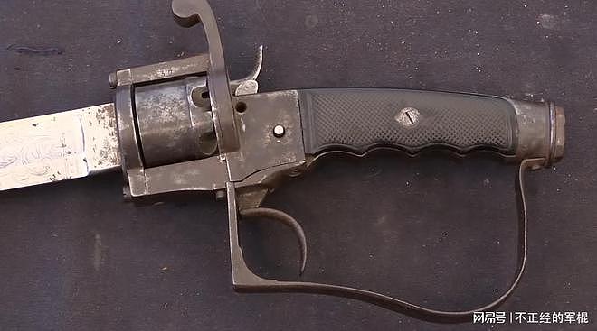 听说过匕首枪，你听说过军刀枪么？米兰1864型左轮军刀 - 6