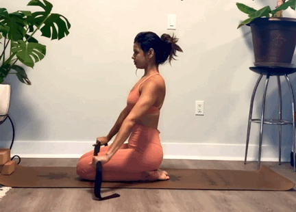 10个瑜伽塑形动作，开肩、美背、瘦肚子，一次帮你搞定 - 4