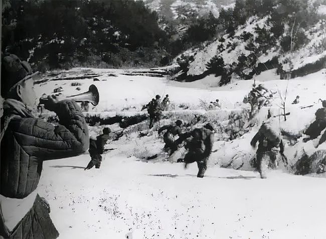 1950年底美国希望“停战”，志愿军为何要突破38线拿下汉城 - 6