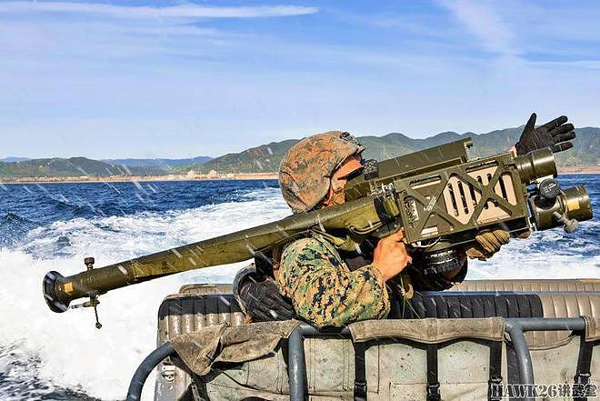 美国海军陆战队肩扛式防空导弹训练 在充气橡皮艇上发射“毒刺” - 8