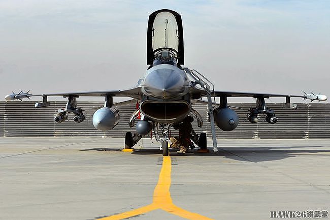 希腊空军F-16战机通过复合挂架配备隐形制导炸弹 目标锁定土耳其 - 3
