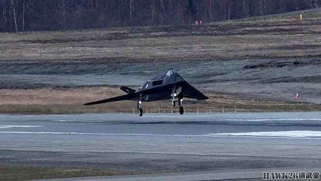 F-117隐形战斗机现身阿拉斯加 退役15年之后 作为假想敌参与演习 - 7