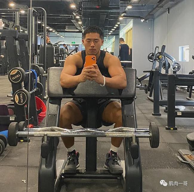 30岁上海健身教练大秀肌肉，这也太撩妹了 - 17