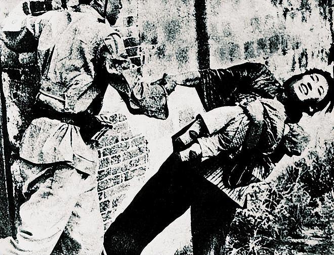 1944年，日军抓了3个“花姑娘”，77岁老人痛杀日本兵救人 - 7