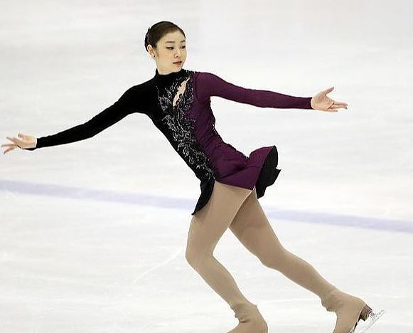 韩国女子花滑选手，塑身成功蜕变气质女神，身体柔韧性绝佳 - 1