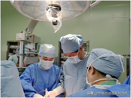 哈尔滨医科大学附属第二医院妇产科专家通过4cm切口成功摘除一28斤重、40cm长的巨大盆腹腔肿瘤 - 4