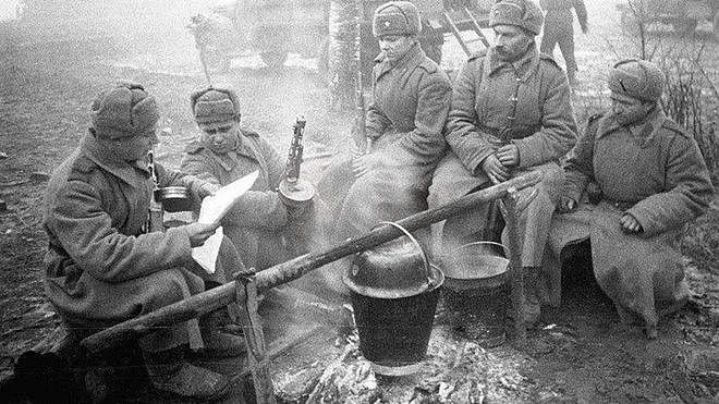 二战苏军士兵吃肉全靠美国援助？1918年1月28日托洛茨基组建红军 - 16