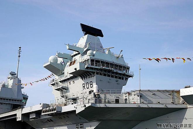 朴茨茅斯皇家海军基地鸣放礼炮 庆祝英国女王生日 众军舰悬挂满旗 - 5