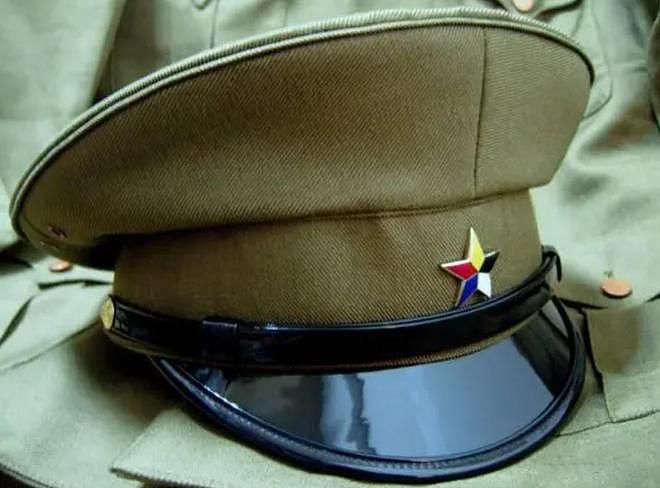 抗战期间伪军四大派系的军帽和制服 - 12