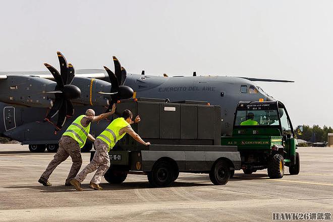 葡萄牙空军运输机演习 起飞前检查非常繁琐 C-130加油口位置特殊 - 3