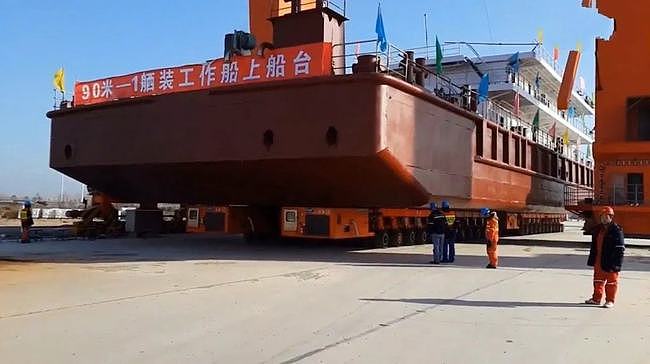 中国“航母坐骑”载重50000吨，1152个轮胎！回复美国：只租不卖 - 6