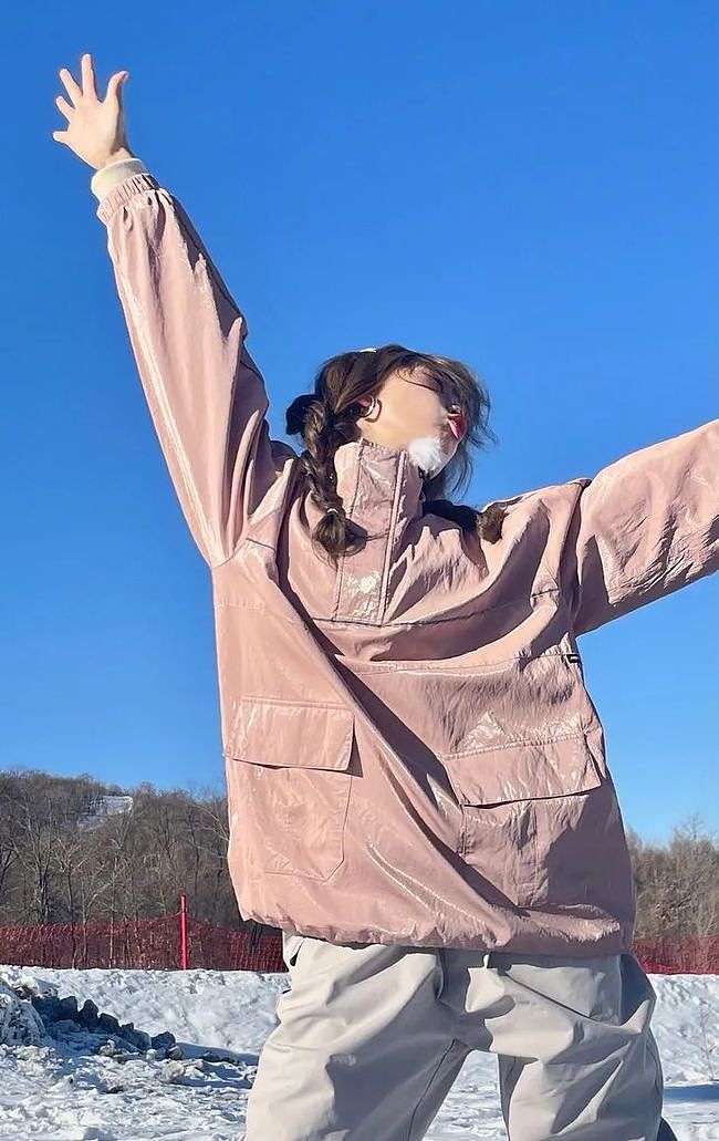 OMG | 虞书欣的雪场拍照pose分解，，空气都能变甜 - 28