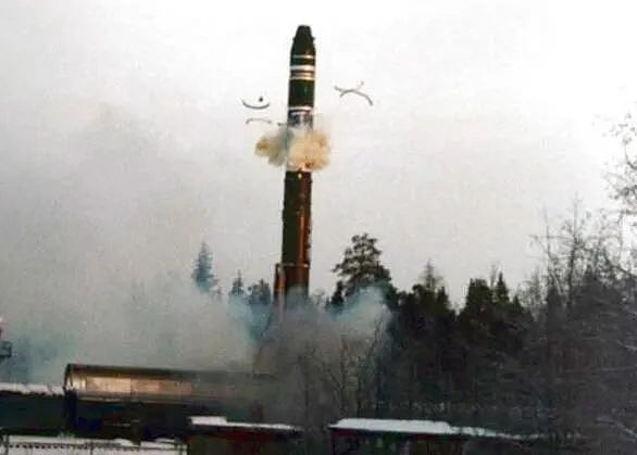 曾是世界第三大核武库的军事强国乌克兰，为何会自废武功不堪一击 - 4