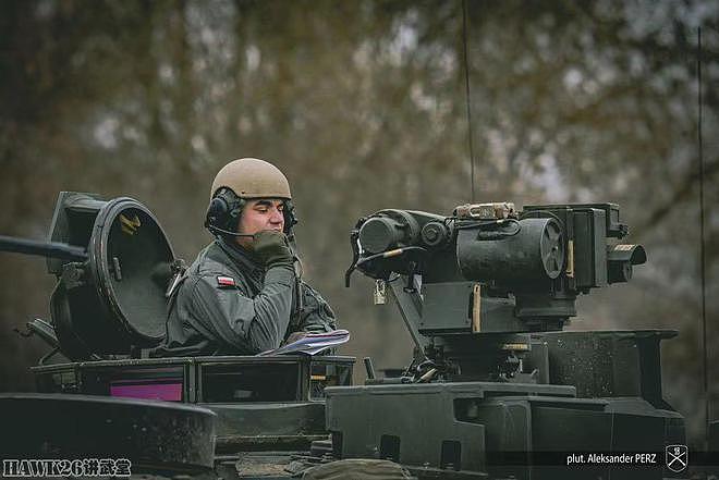 波兰M1A2主战坦克训练照 开始新阶段学习 美军人员负责保驾护航 - 12
