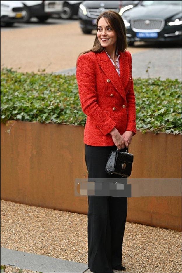 凯特王妃开启丹麦之行！一身红衣亮相太美，单独出国访问真闪耀啊 - 2