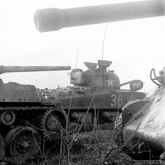 1944年堆积如山的美军装甲残骸 为防止影响士气 照片被长期管控 - 9