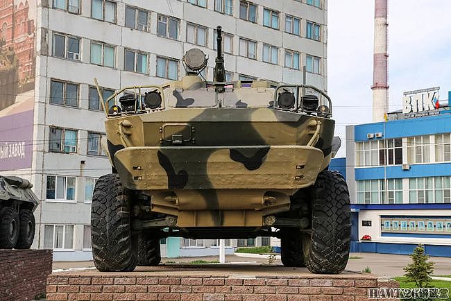 细看：BRDM-2M装甲侦察车 生产厂家测试样品 性能得到显著提升 - 3