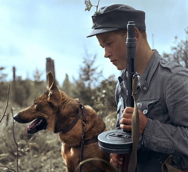 盘点二战期间，各国官兵配备的作战帽 - 13