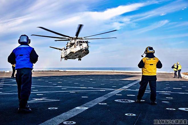 CH-53K“种马王”重型直升机舰载起降训练 被美军寄予厚望的明星 - 1