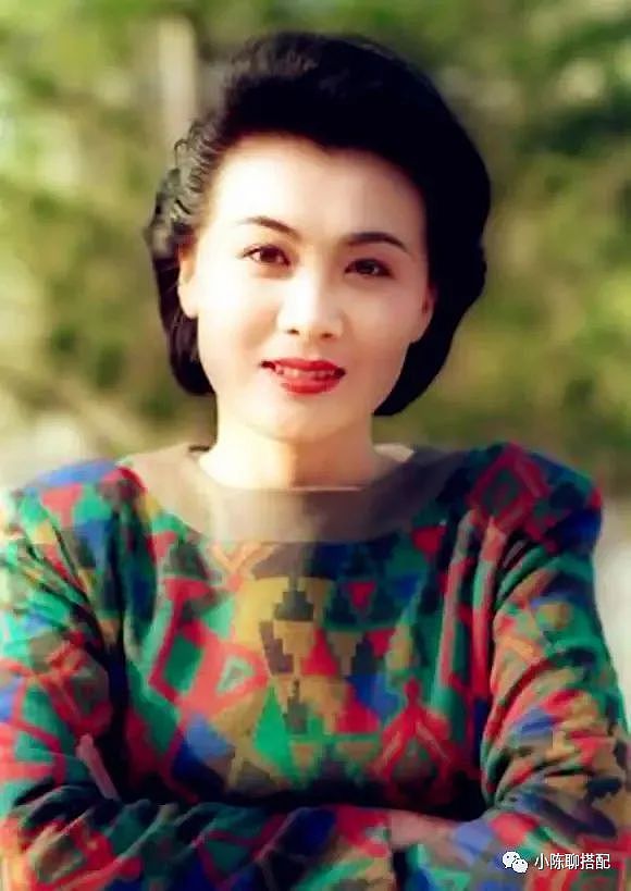 “中国最漂亮的女演员”李媛媛：穿衣实用又美观，照着穿很优雅 - 7