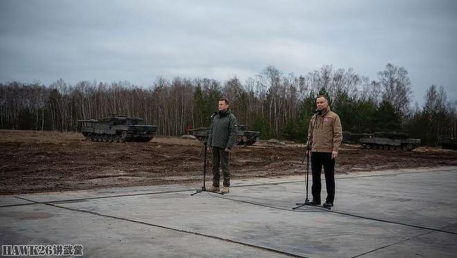 波兰总统视察第10装甲旅 正培训乌克兰士兵 掌握豹2坦克操作技能 - 21