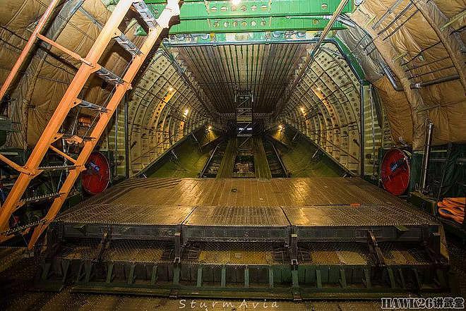 钻进安-124“鲁斯兰”巨型运输机 难得一见的上层甲板 还设有床铺 - 6