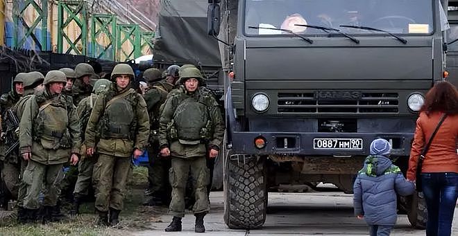 纳卡冲突：俄军高压维和，小国不给面子，为何趁俄乌大战又开火？ - 13