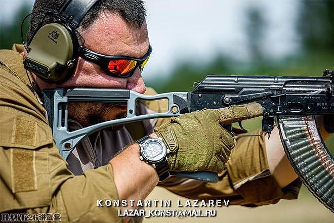 “拉扎列夫战术”展示AKM步枪改装配件 60发四排透明弹匣很抢镜 - 4