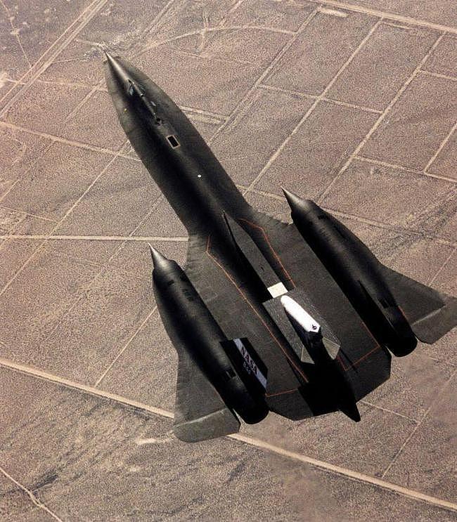 它是飞行高度和速度的代表 快到导弹都追不上它 - 14