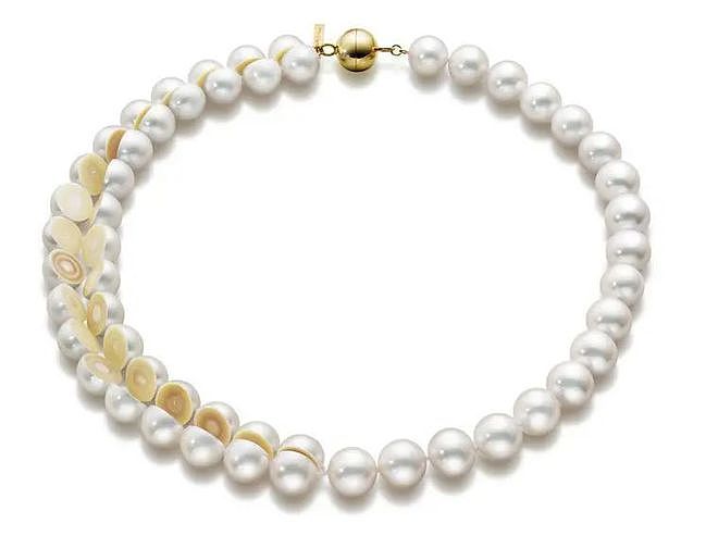 告别“奶奶风”，这些珍珠里的“少数派”让你又酷又时髦！ - 74