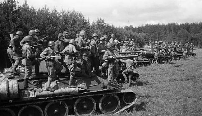 二战中的苏军兵力问题，各部队从不满编，有的步兵师仅有两千人 - 8