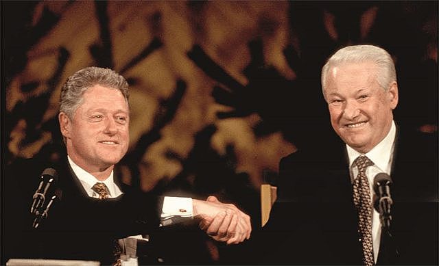 2007年叶利钦葬礼，老布什与克林顿为何同时参加？不仅仅是哀悼 - 4