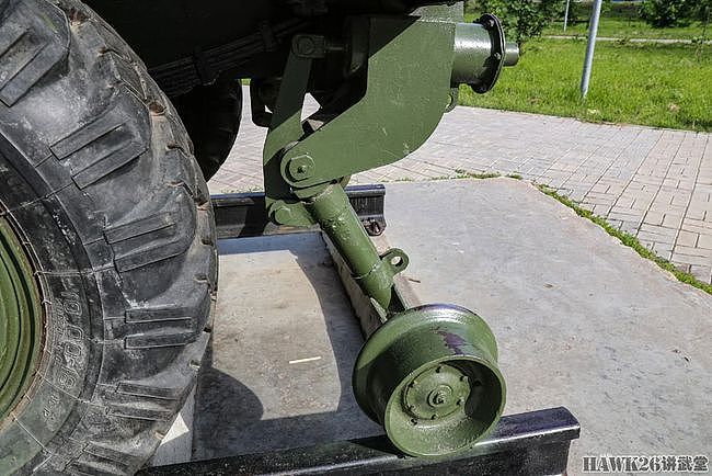 罕见的BTR-40zh.d.铁道公路两用装甲车 苏联用它对付铁道游击队 - 13