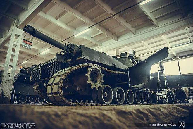 波兰陆军后勤单位学习维修M1A2坦克 美国技师在现场亲自指导 - 15