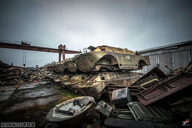 走进莫斯科的军事基地 数百辆装甲车残骸堆积如山 场面无比震撼 - 12