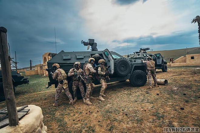 格鲁吉亚特种部队突袭小村庄 装备全套美式武器 解救被绑架人质 - 2